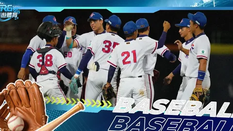 “蓄发奇才四百三十七日未剃须，曼联连胜中断！蓄发哥立誓：下一战终结维拉连胜，遏制九连胜势头！”